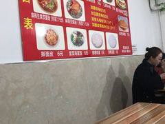 大堂-老字号杨坡红油米线腊汁肉夹馍(东四道巷店)