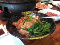 炭烤猪五花肉盖饭-热血兄弟·炭火烤肉(融侨中心店)