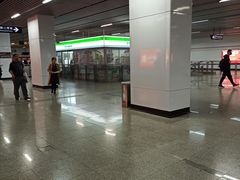 -龙溪路(地铁站)