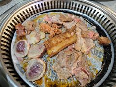 -金滏山·烤肉海鲜火锅自助(襄阳万达店)
