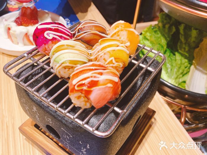 舞漁日料美人胶原锅(陆家嘴中心店)火炙霹雳球（9颗）图片