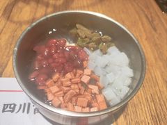 -成都你六姐·牛肉冒菜(上海环宇荟店)