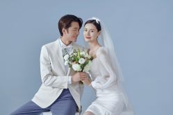 点击看大图 现代简约-挪娅婚纱摄影皇家会所