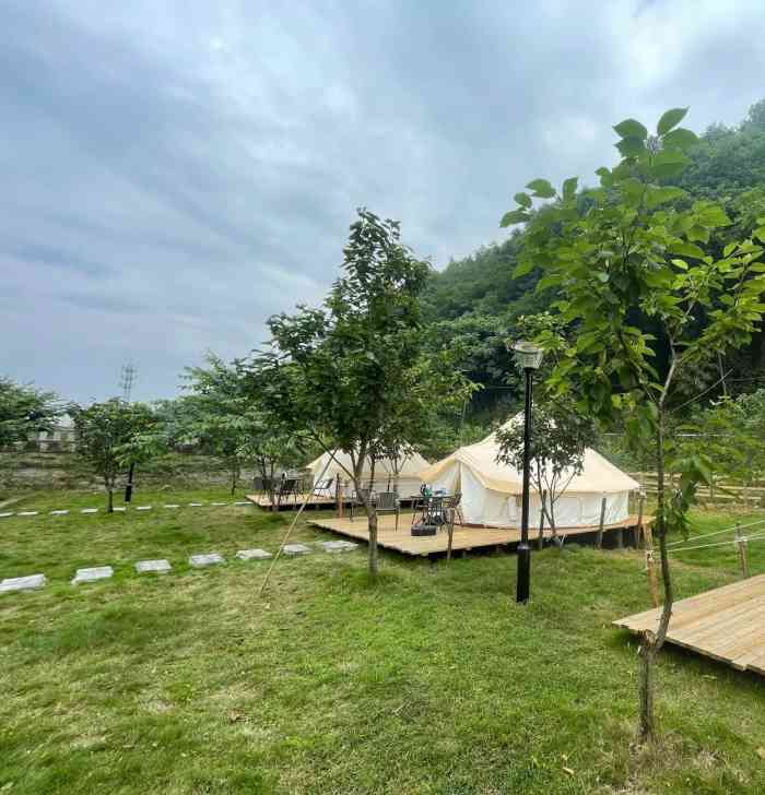 天池百花谷-"真是不错,摘草莓自己摘,不会有人跟着你,.