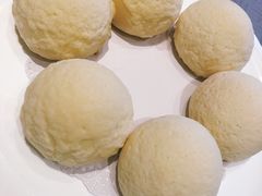 脆皮流沙包-皇朝会.经典传统粤菜(外滩店)