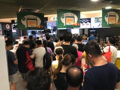 等位区-麦当劳(光新乐购店)