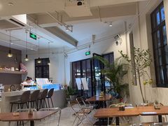 -Fridi Patisserie Cafe