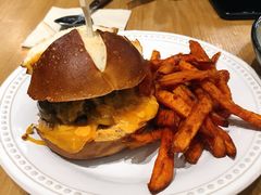 27&nbsp;牛肉汉堡-HELLO 27 意面·沙拉·帕尼尼