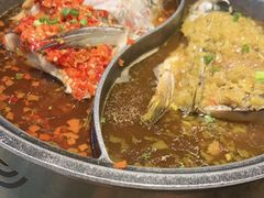 -阿瓦山寨·湘菜现炒·剁椒鱼头王(咸阳总店)