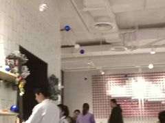 大堂-必胜客(百联又一城店)