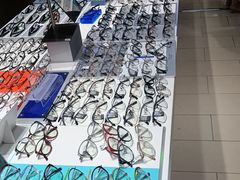 -美式眼镜·授权蔡司.依视路.尼康.豪雅.明月(南翔印象城店)