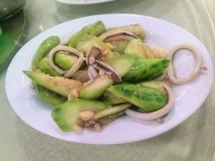 青椒爆炒鱿鱼圈-源海渔村·现捞海鲜(大角湾店)