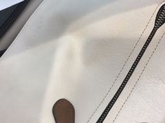 清洗后-爱革·洗衣改衣·洗鞋修鞋·洗包修包·奢侈品护理(宝地广场店)