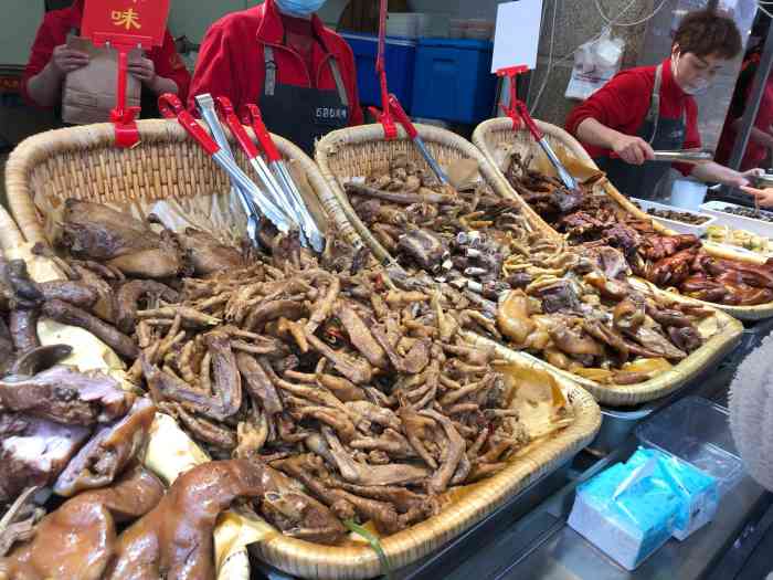 五香草现捞(总店)-"[薄荷]环境:离4号线中坝地铁口蛮近的.