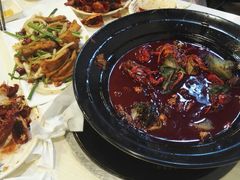 -虾弄弄海派小龙虾·牛羊蝎子火锅