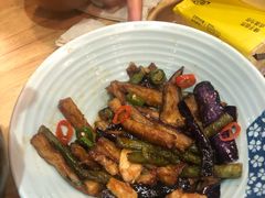 豆角茄子-小六汤包砂煲菜(文景路店)