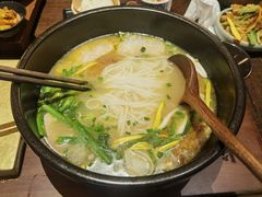 -银米·云南传统过桥米线(双廊黑金冠店)