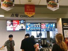 -麦当劳(乳山路店)