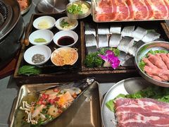 -围炉肉舍丹东海鲜烤肉·烤活鳗(步行街店)