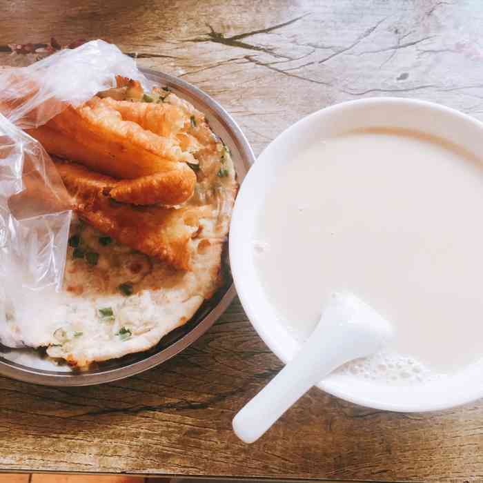 大饼油条豆浆图片真实图片