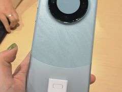 -华为授权体验店(中山公园来福士)