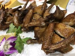 烤乳鸽-骑龙海鲜酒家