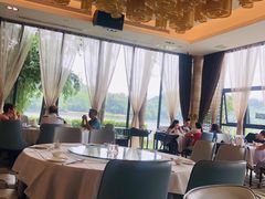 靠窗位-悦湖公馆