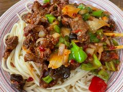-歹歹的加个面过油肉拌面