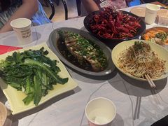 -巴厘龙虾·榜首油焖大虾(音乐学院·沿江酒馆店)