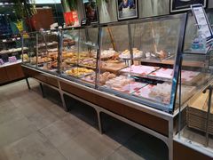 面包甜点陈列柜-巴黎贝甜(五月花广场店)