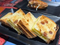 马来西亚香脆黄油提子方包（榴莲、斑孄叶、鸡蛋、炼奶）-1218 GRILL 主厨