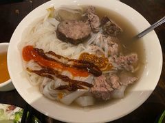 -鸿记越南牛鸡粉