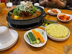 -喇喇排骨火锅·传统韩式脊骨汤(望京西园总店)