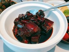 百叶结红烧肉-屋里厢上海菜馆