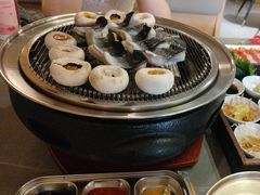 -围炉肉舍•炭烤活鳗•丹东海鲜烤肉(步行街店)