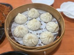 -莱莱小笼·乔艾