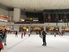 -冰纷万象滑冰场(深圳万象城店)