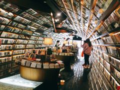 -钟书阁(珍园店)