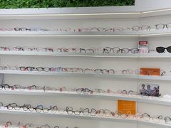-美式眼镜·授权蔡司.依视路.尼康.豪雅.明月(南翔印象城店)