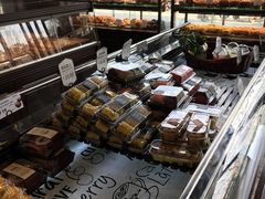 面包甜点陈列柜-红跑车蛋糕世界(清江路店)