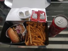 -TRIPS BURGER(大钟寺店)