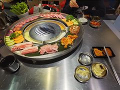 -哈哈碳都·牛肋条无限自助烤肉(台江万达店)