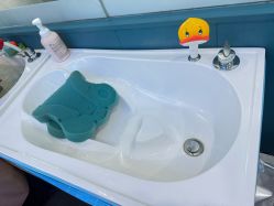 -蓝鲸快乐宝贝婴童游泳馆(南飞鸿十年城店)