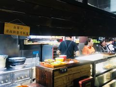 自助取餐区-八月美食小馆(银泰城总店)