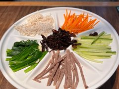 鸡丝凉米线-云海肴云南菜(浦江欢乐颂店)