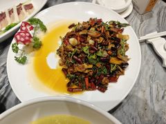 -蔼若春.传承三十年云南菜(金碧公园店)