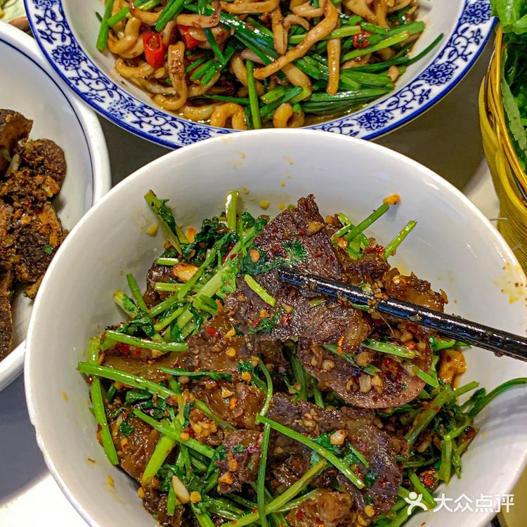 长沙/果然用心做菜的湘菜馆子饭点全是本地人太好吃了！