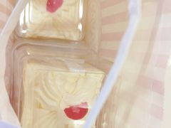 -红宝石·鲜奶小方·海派西点房(莘庄龙之梦店)