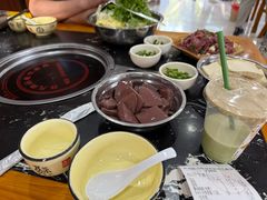 -黄利砖万峰林布依特色酸笋牛肉馆