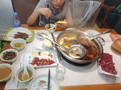 -乡土黄·鲜牛肉火锅·小龙虾(兴业街店)